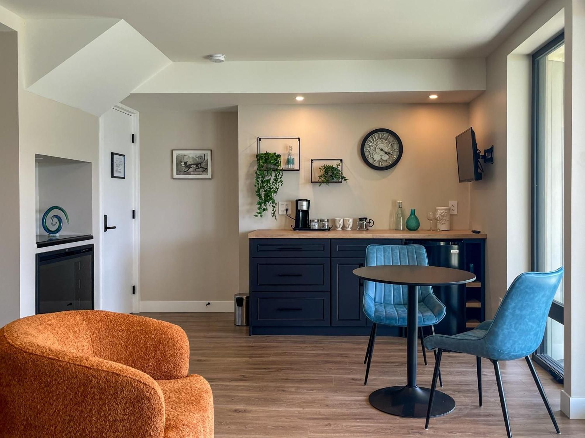 Kelowfornia Lakeview Retreat 基洛纳 客房 照片