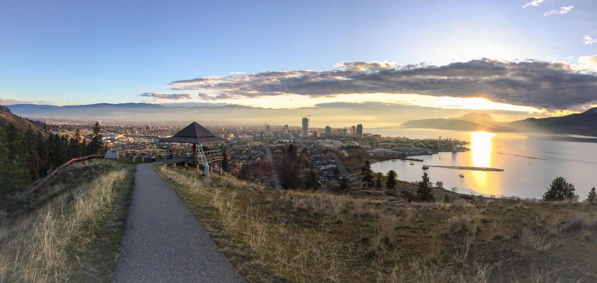 Kelowfornia Lakeview Retreat 基洛纳 外观 照片
